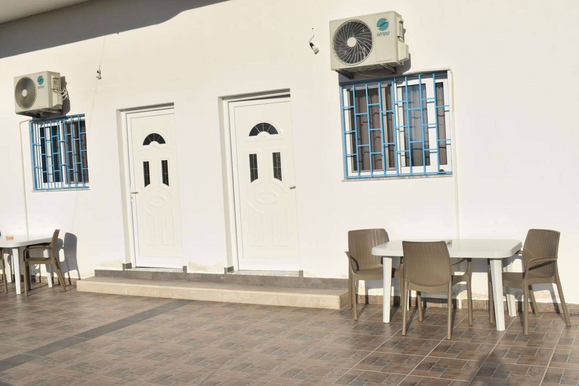 סרנדה Anastasias Apartments מראה חיצוני תמונה