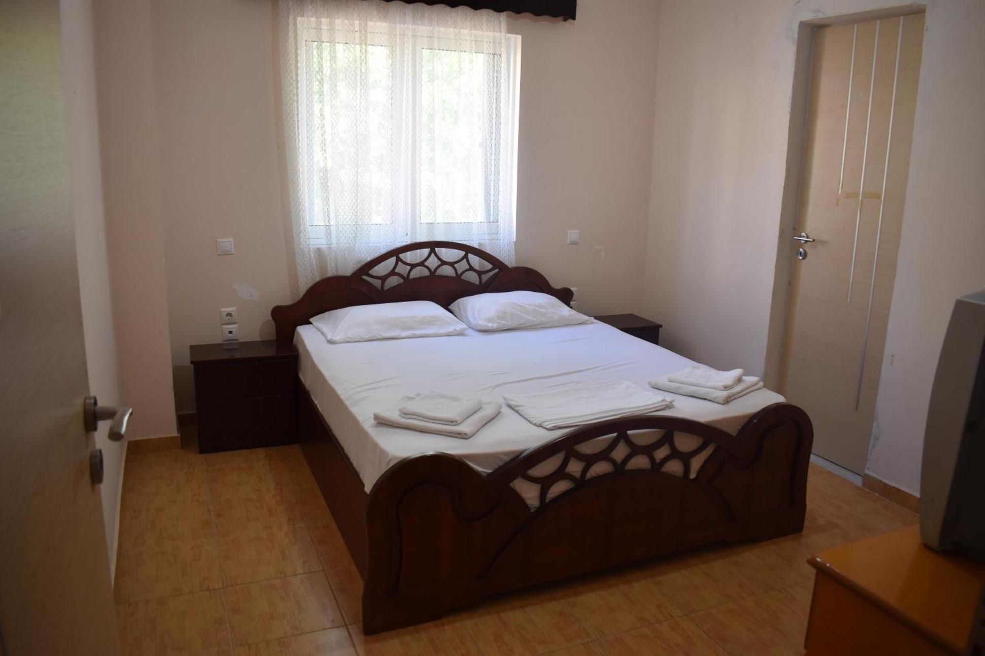 סרנדה Anastasias Apartments מראה חיצוני תמונה