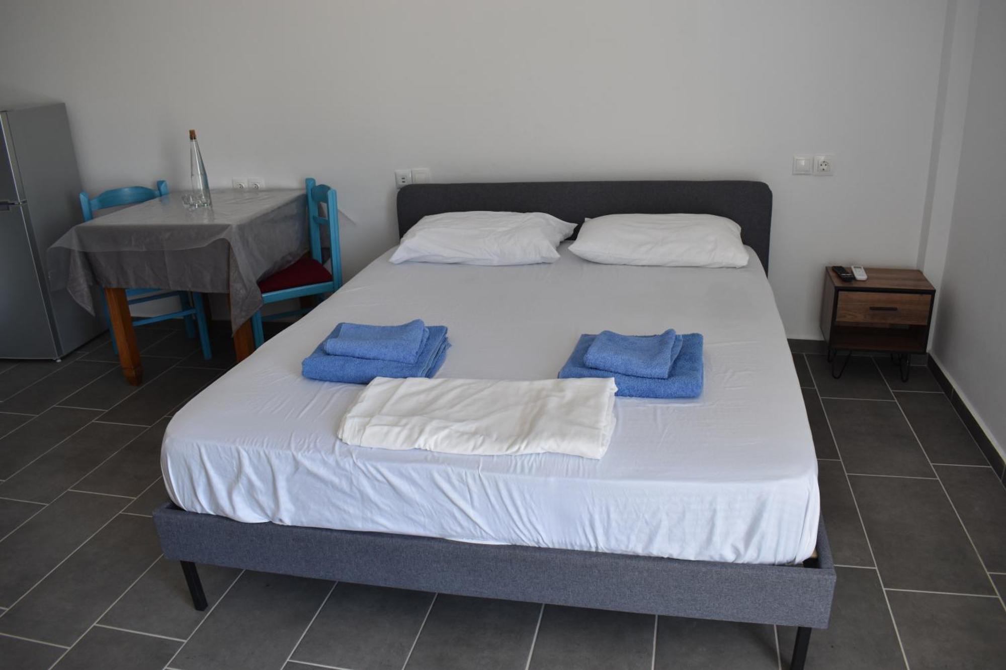 סרנדה Anastasias Apartments מראה חיצוני תמונה