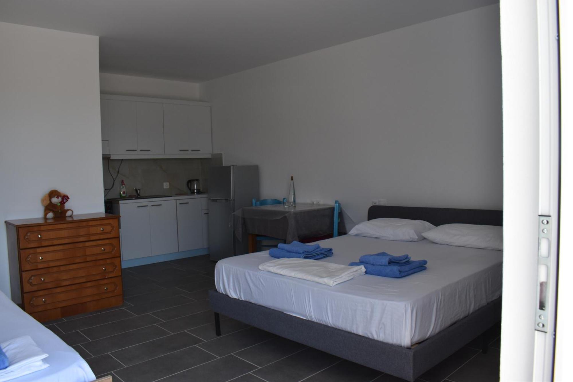 סרנדה Anastasias Apartments מראה חיצוני תמונה