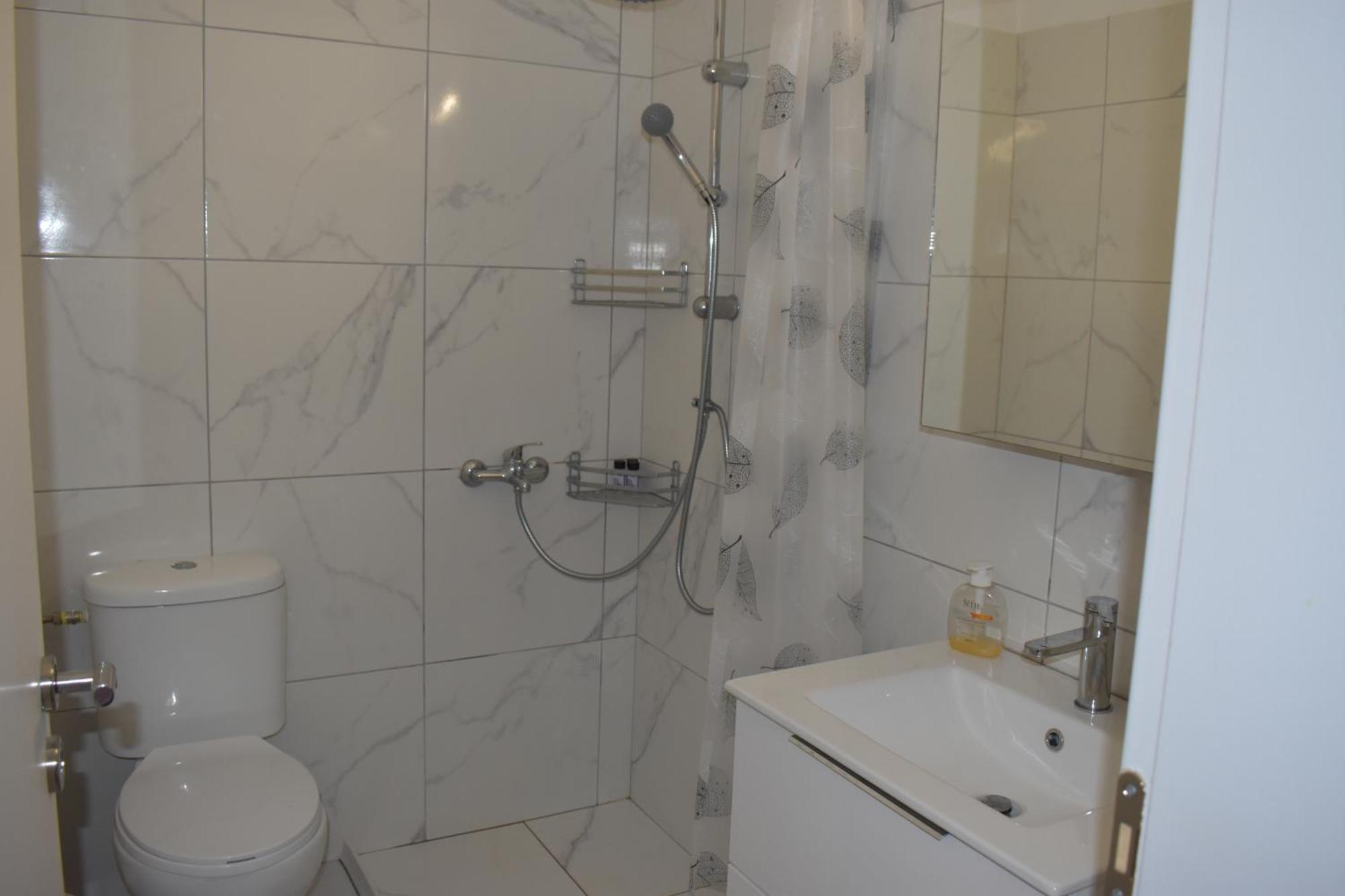 סרנדה Anastasias Apartments מראה חיצוני תמונה