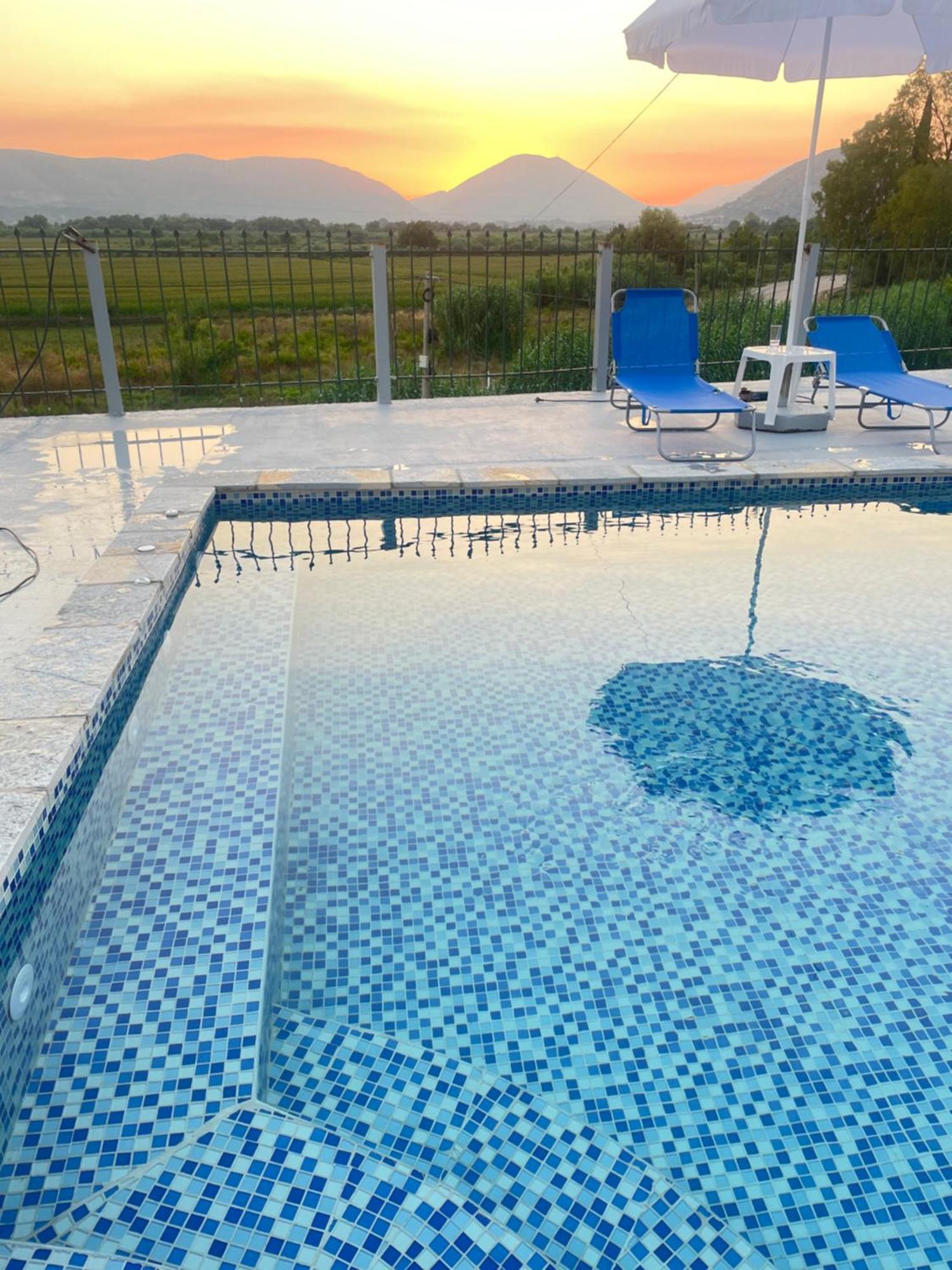 סרנדה Anastasias Apartments מראה חיצוני תמונה