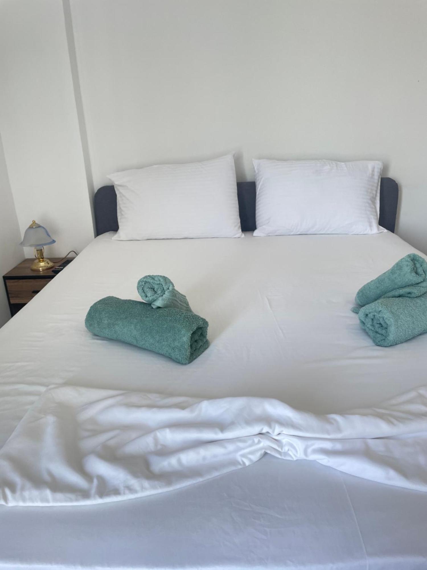 סרנדה Anastasias Apartments מראה חיצוני תמונה